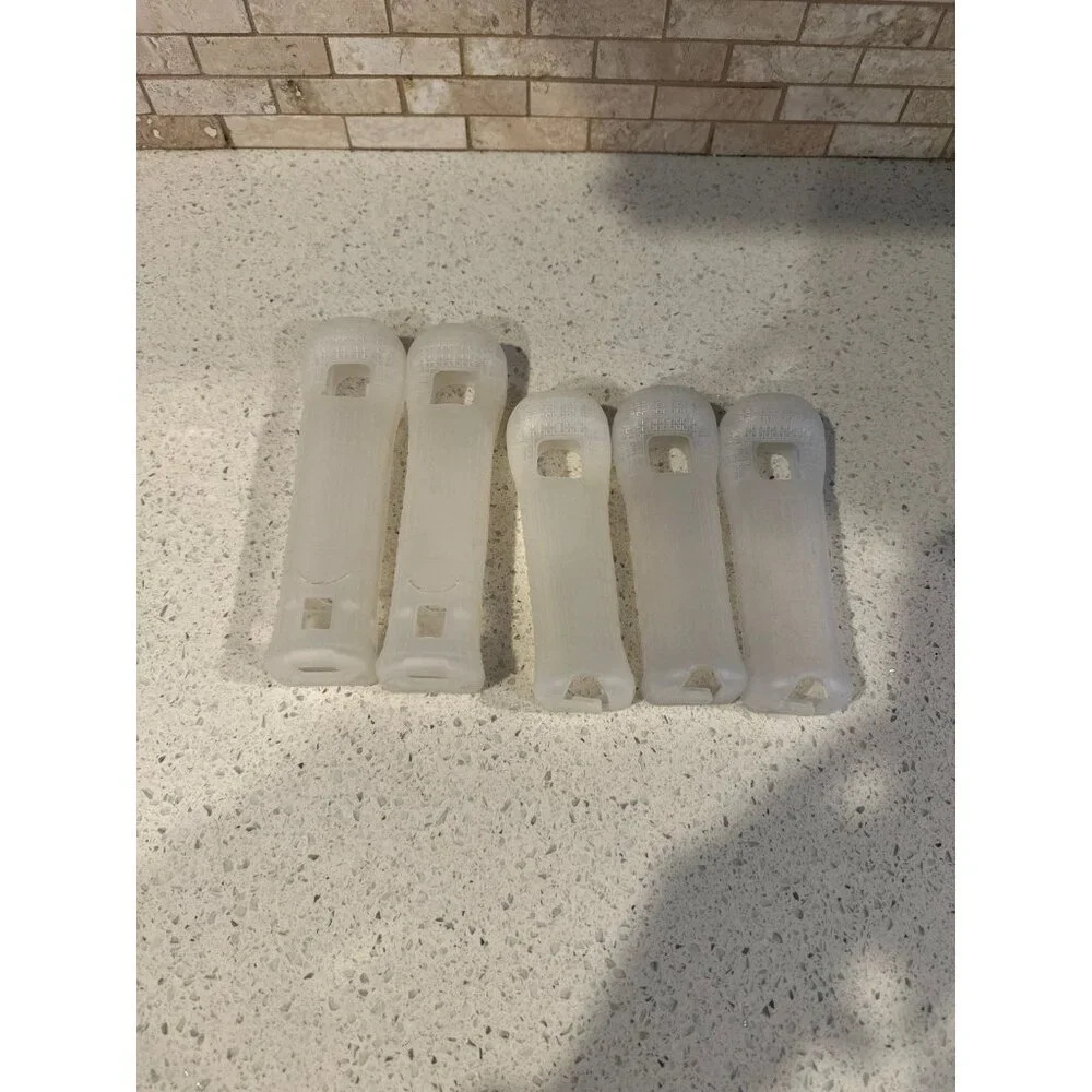 Lot of 5 Wii Remote Silicone Protective‎ Covers